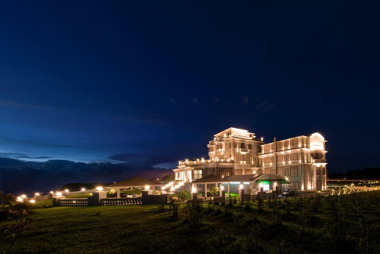 Le Bokor Palace Kampot Exterior photo